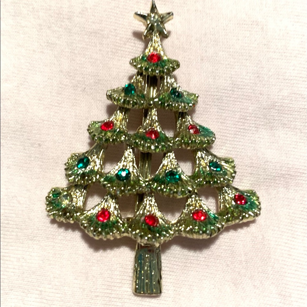 Christmas tree lapel pin